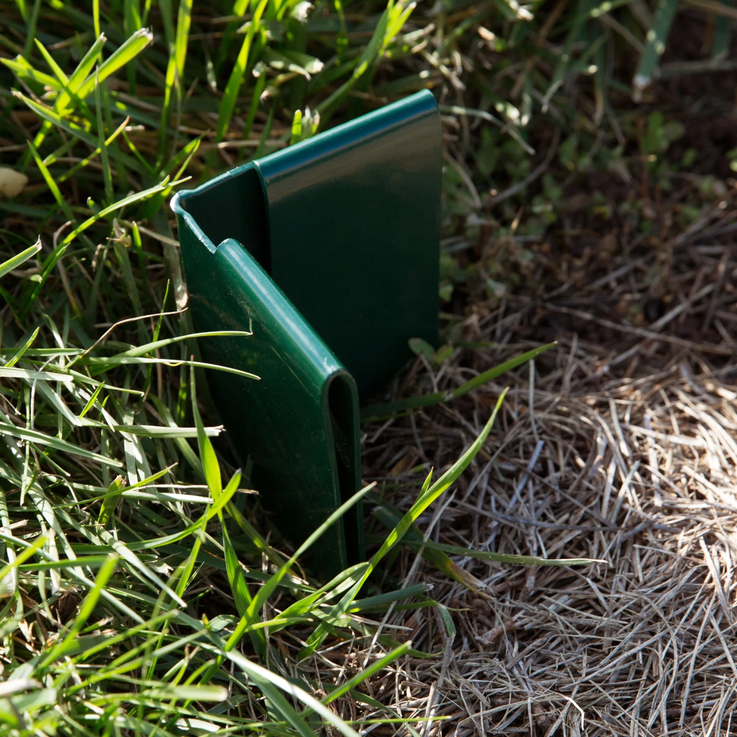 COL-MET 8-in Green Steel Corner Edging Stake 2 COL-MET 8-in Green Steel Corner Edging Stake - Image 2