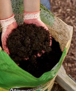 Miracle-Gro Soil & Soil Amendments 1.5-cu ft Organic Raised Bed Soil -Landscaping Online Outlet 11021351