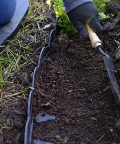 EasyFlex 2.5 in. x 20 ft. Scallop Black Woodgrain No-Dig Edging Kit -Landscaping Online Outlet 43438448