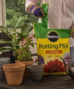 Miracle-Gro Soil & Soil Amendments Potting Mix Bundle 8-Quart Potting Soil Mix -Landscaping Online Outlet 44004197